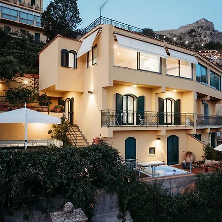 וילה Marta Luxury Sea View And טאורמינה