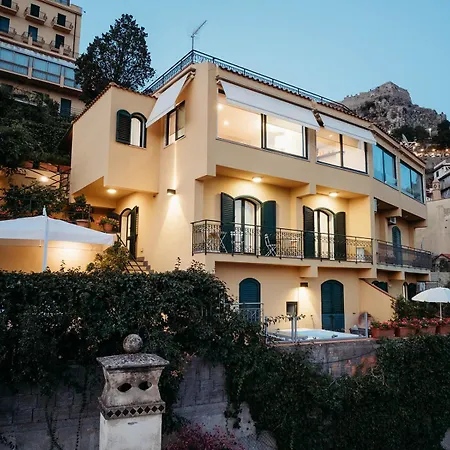 Marta Luxury Sea View And טאורמינה
