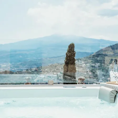 Marta Luxury Sea View And Vila *